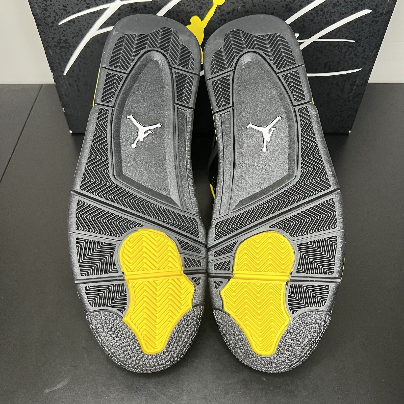 Size 12 – Jordan 4 Retro Mid Thunder