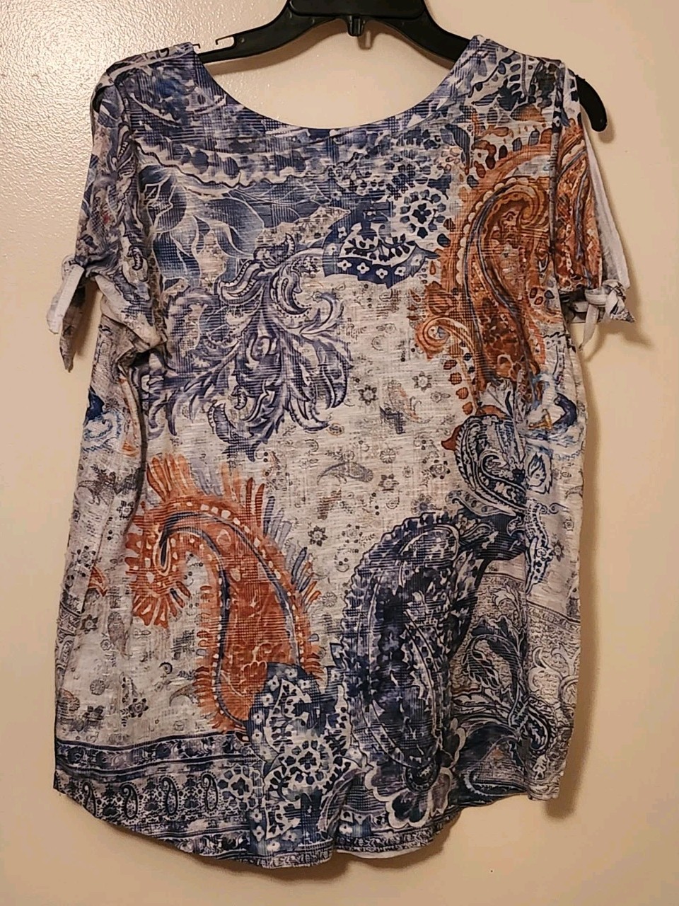 Time And True Blouse Blue & White Paisly Sequins Sz L Short Sleeve Cold Shoulder