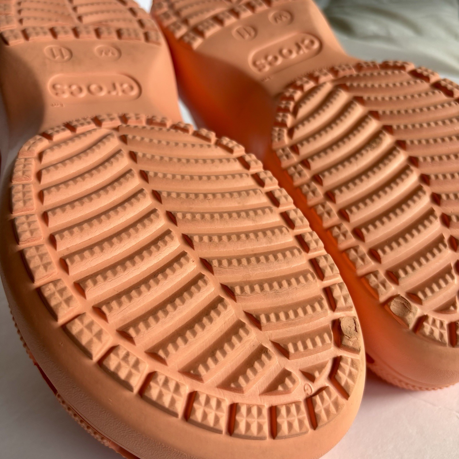 Crocs Classic Platform Clogs Papaya Orange Women’s 11 Dunkin Donuts EUC