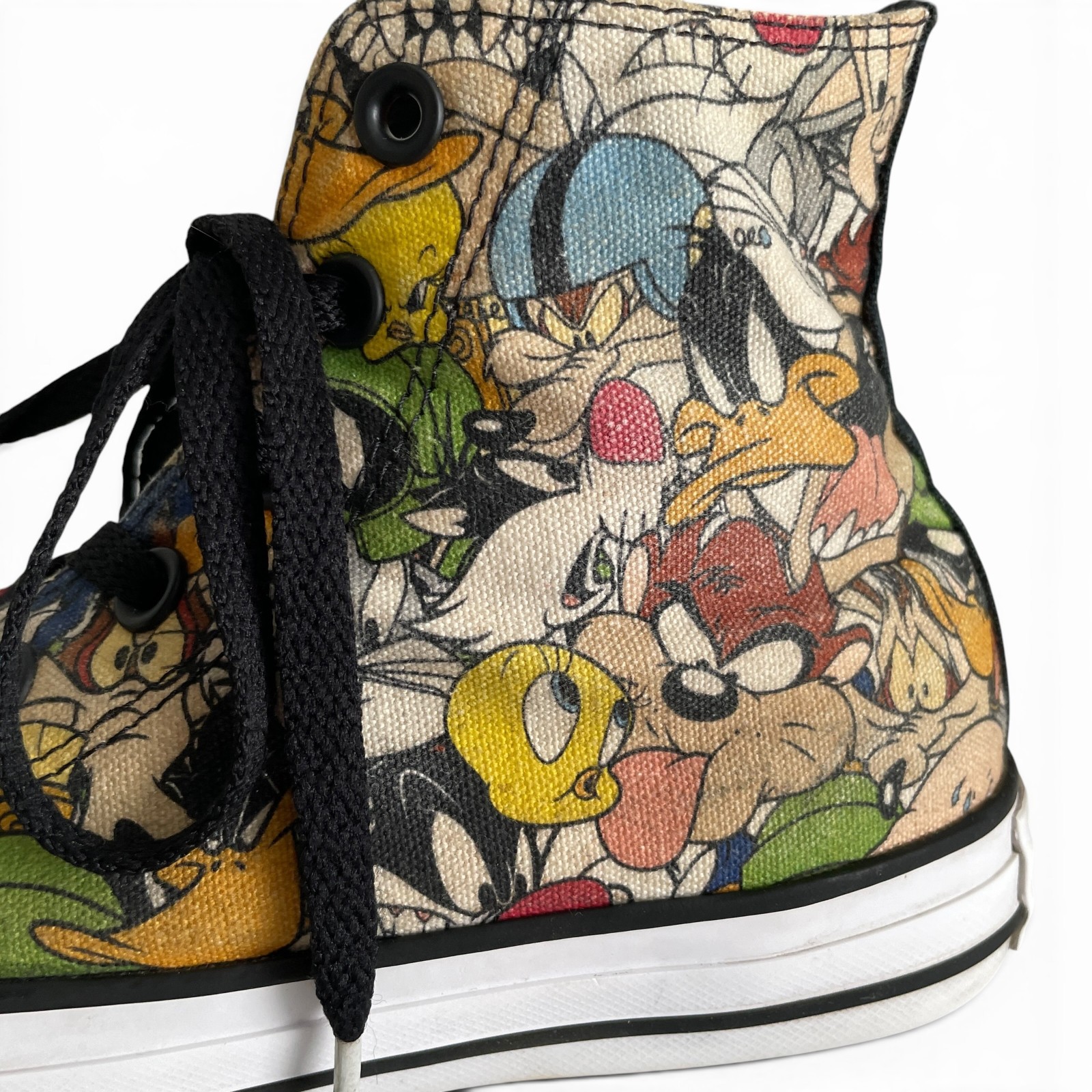 Converse Chuck Taylor All Star Looney Tunes 158235F High Top Men 5 Women 7