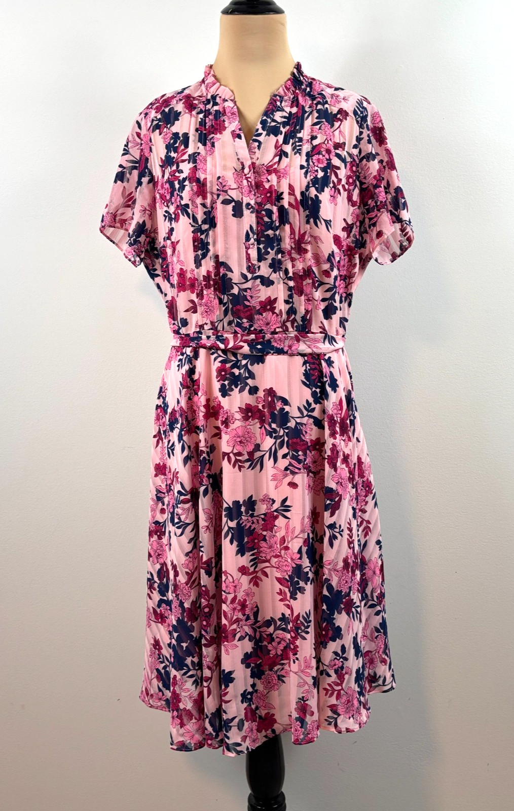 Nanette Lepore Women’s size 12 Pink Floral Pintuck Dress Belted Summer Lined