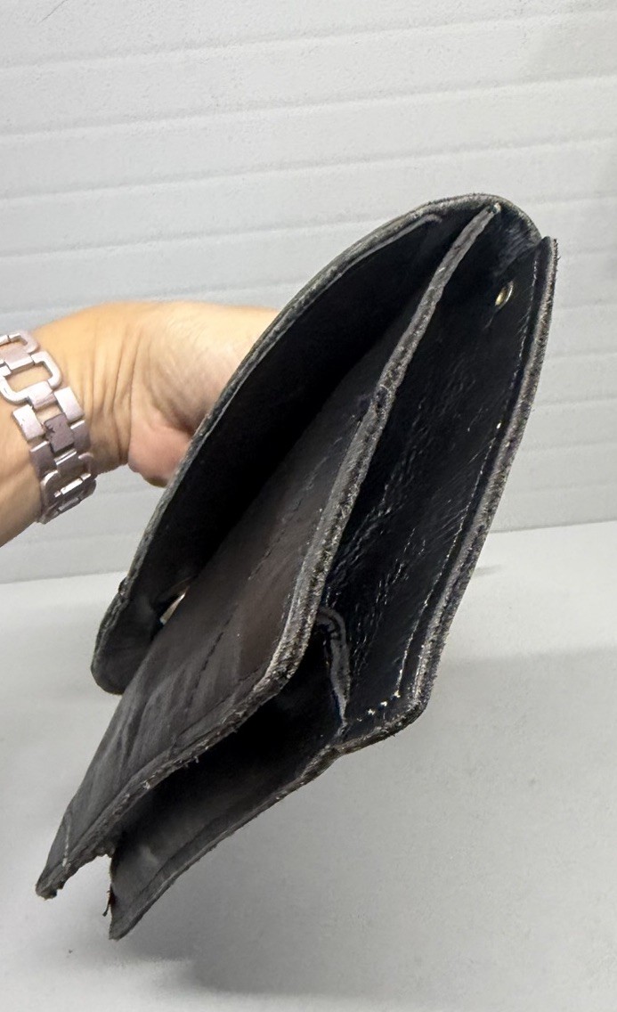 EXCELLENT CONDITION-Vintage Black Leather Envelope Clutch