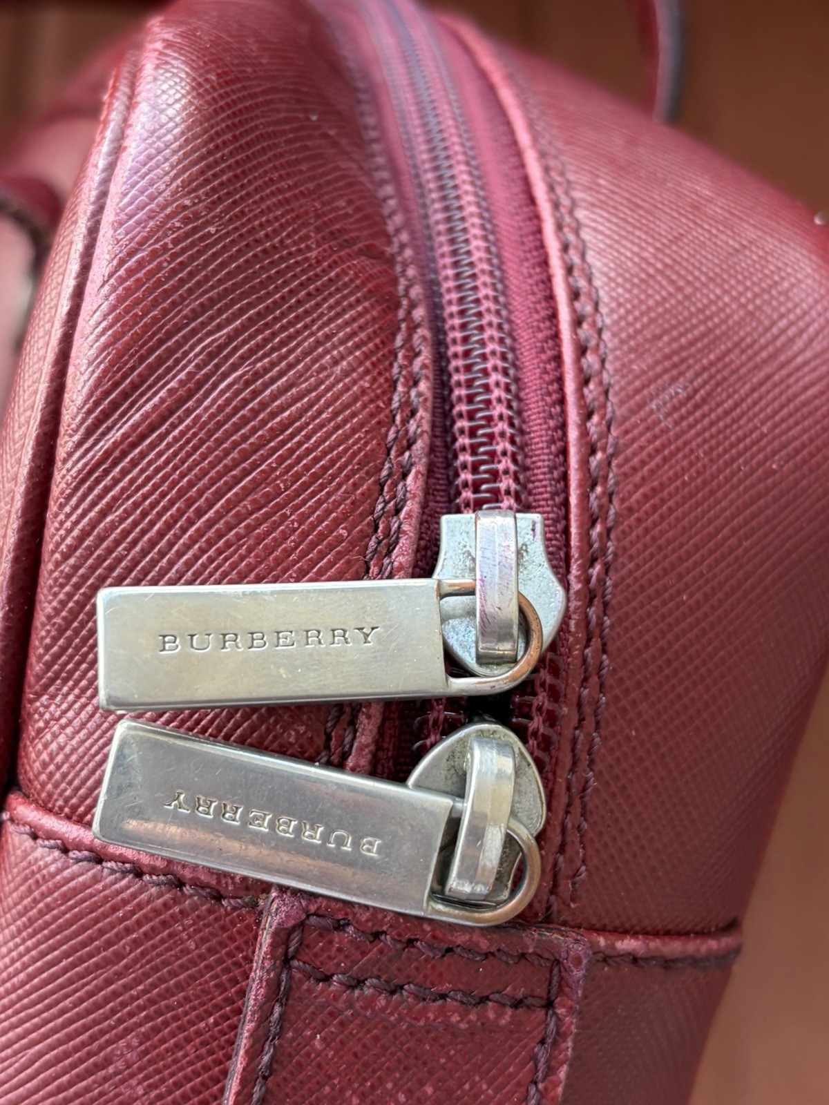 Authentic Burberry Nova Check East West Leather Shoulder Bag Burgundy Italy made