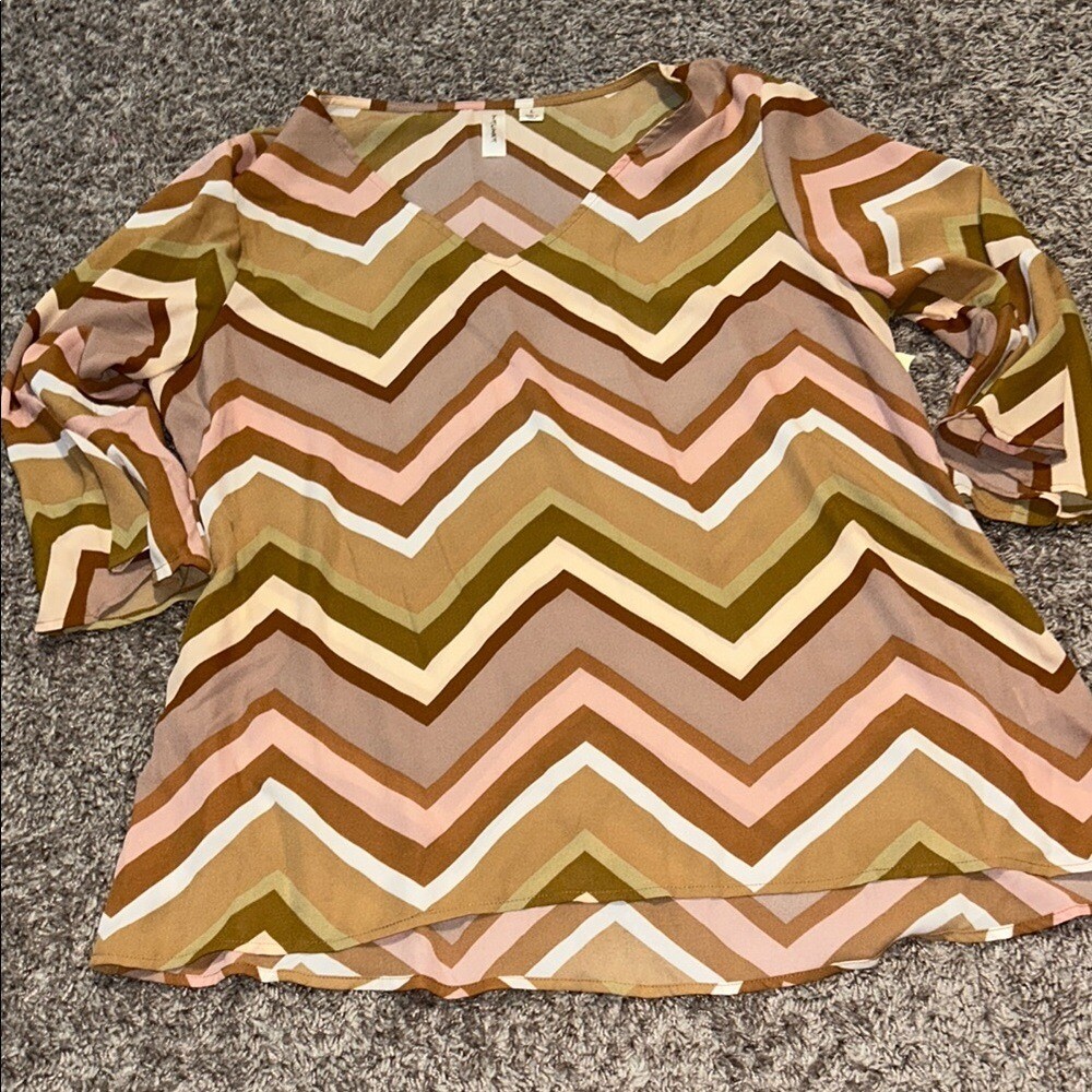 🆕 tacera large chevron blouse NWT flowy tan green pink