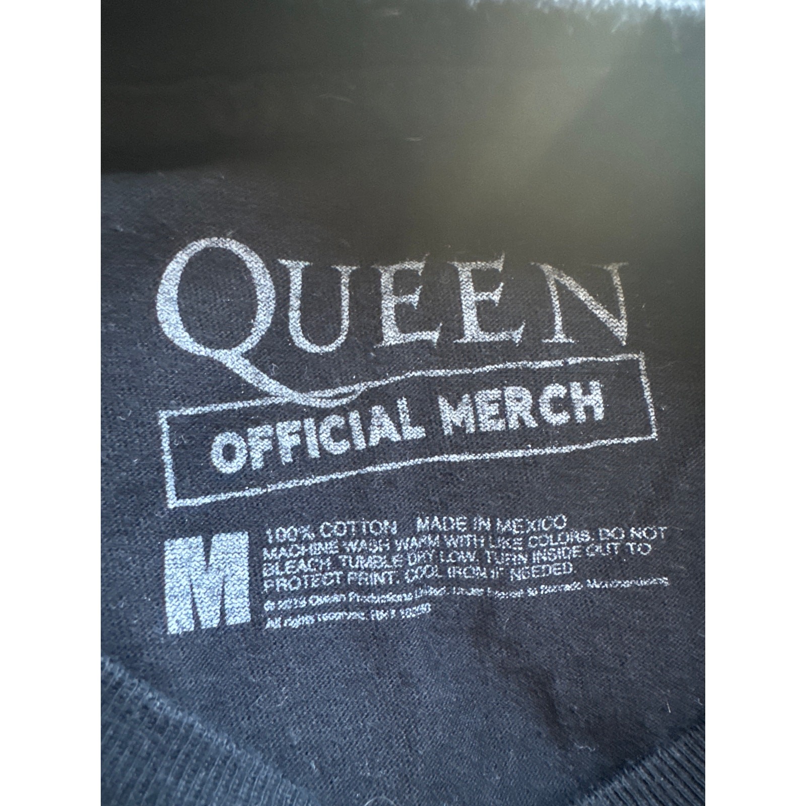 Queen Official Merch Women’s Medium Black Short Sleeve Repeat Logo T-Shirt