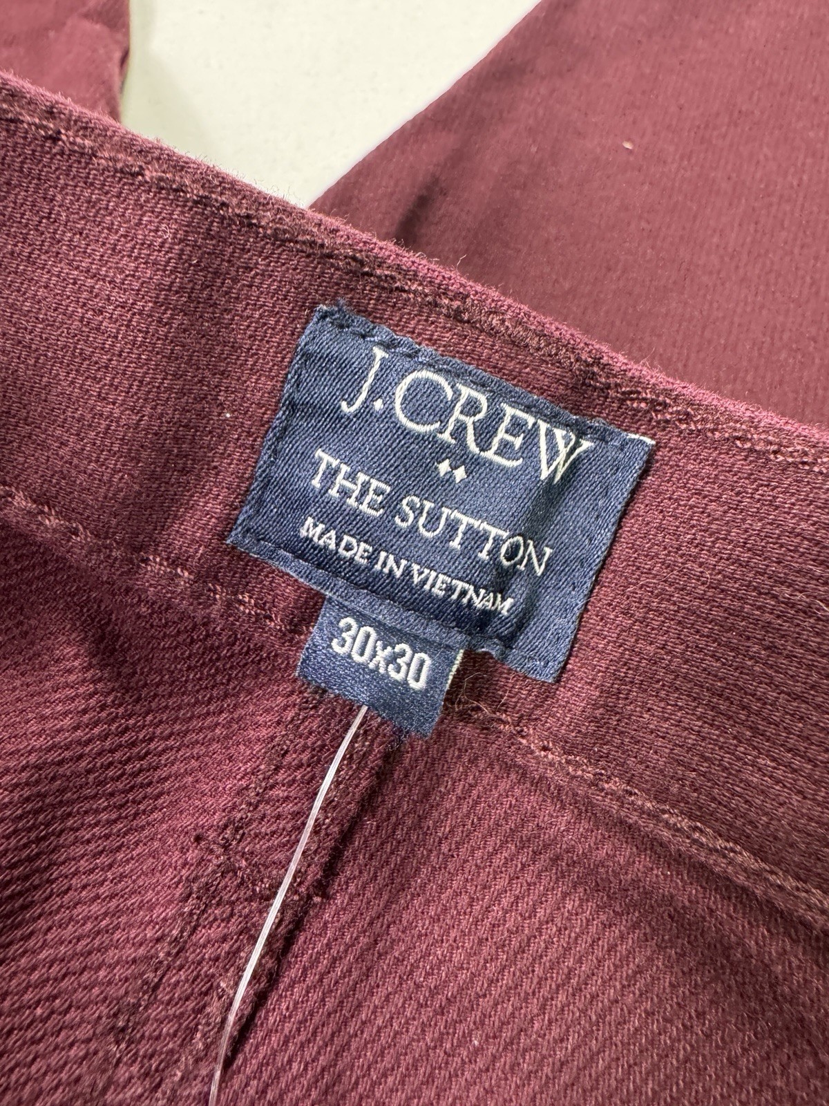 J Crew The Sutton Men’s 30×30 (30×29) NWT Maroon Chino Pants Slim Fit Modern