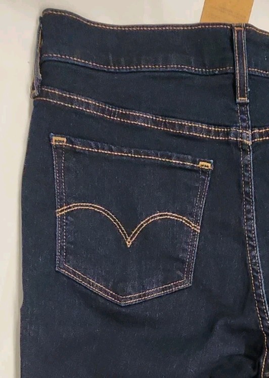 Levi’s 314 Shaping Straight Leg jeans | Size 28×32 (6) Woman* New With Tags!!