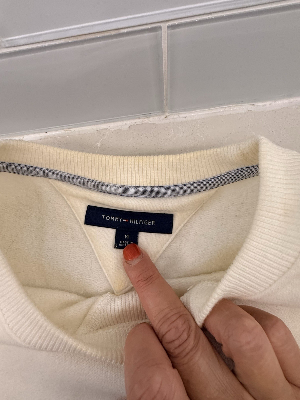 2 Tommy Hilfiger & Michael KORS White Sweatshirts Comfy Medium LRG