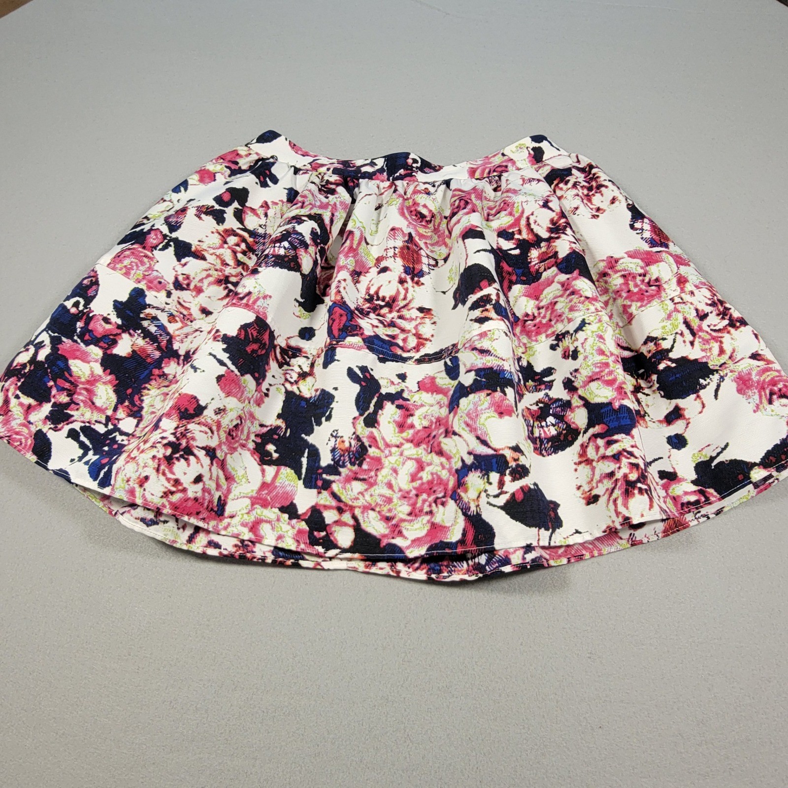 Express Floral Print Mini Skirt Womens Size 10 White Pink Blue Lined Pockets