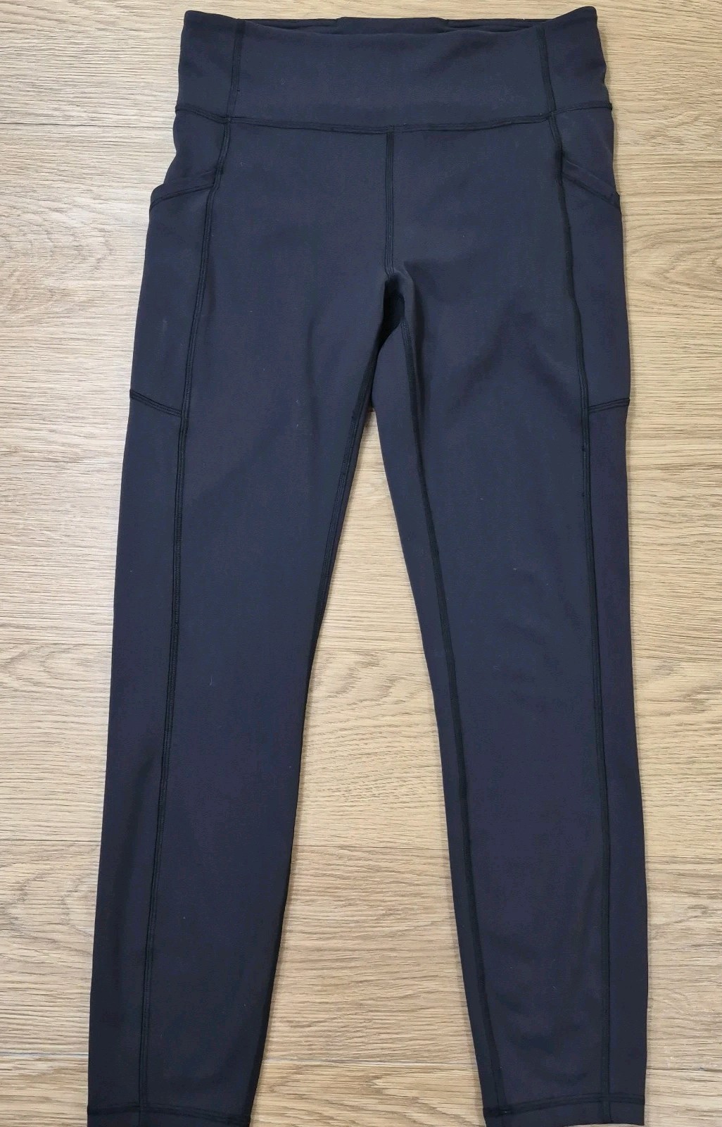 Lululemon HR Tight Black Size 8 Leggings Pockets Stretch Performance Comfort