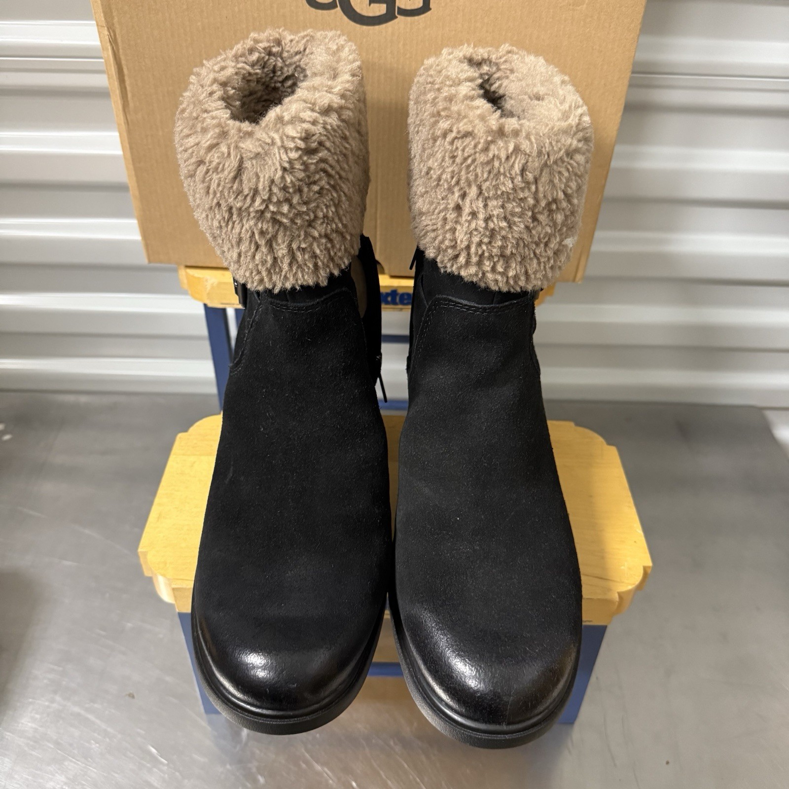 UGG Womens Harrison Cuff Winter Waterproof Faux Fur Black Sz 10 Standard Fit