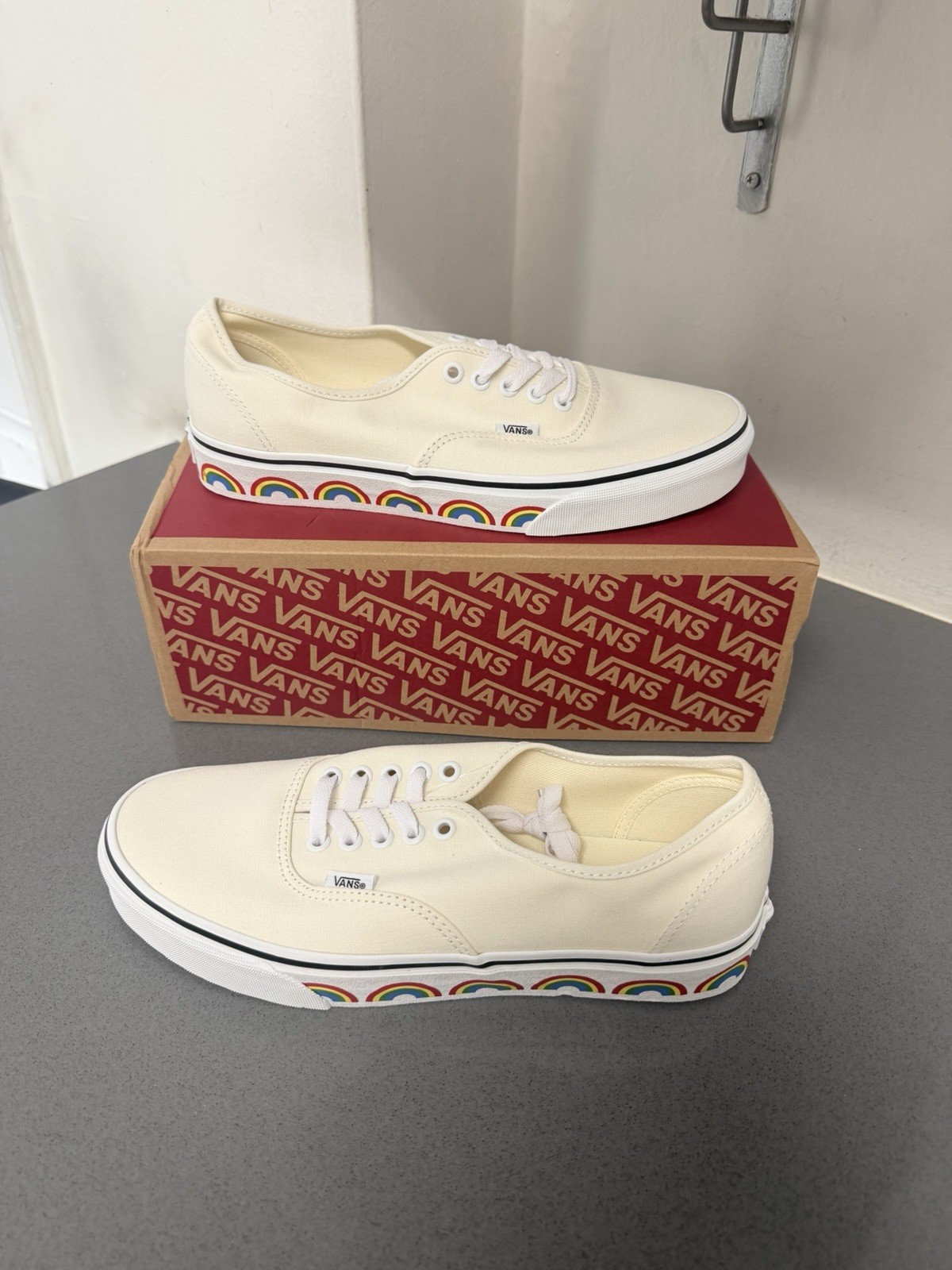 VANS Authentic Off-White Rainbow Sidewall Low Top Canvas Lace Up Sneaker size 10