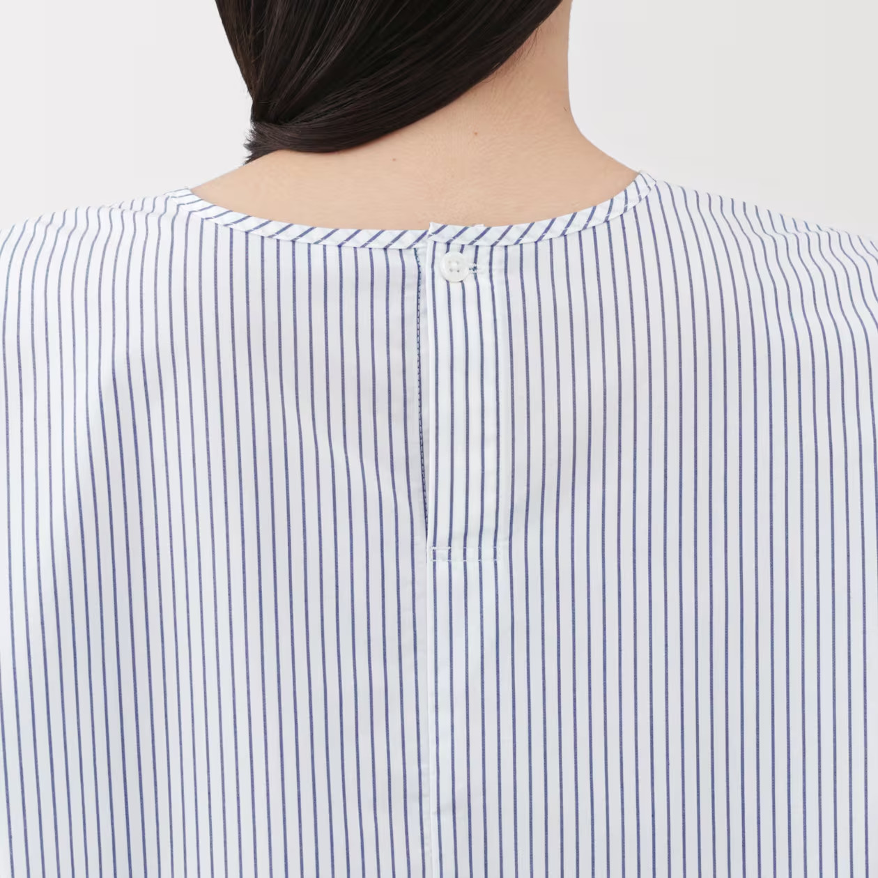 MUJI Womens Quick Dry Broadcloth Half Sleeve Blouse Navy Stripe FedEx