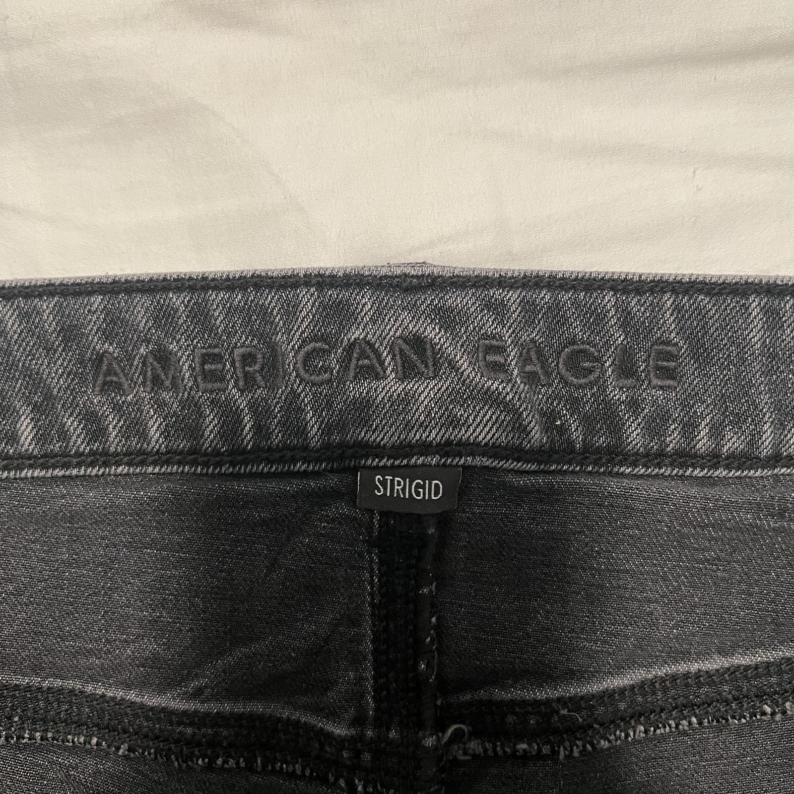 American Eagle Mom Jeans Women’s Size 16 Short Strigid Black