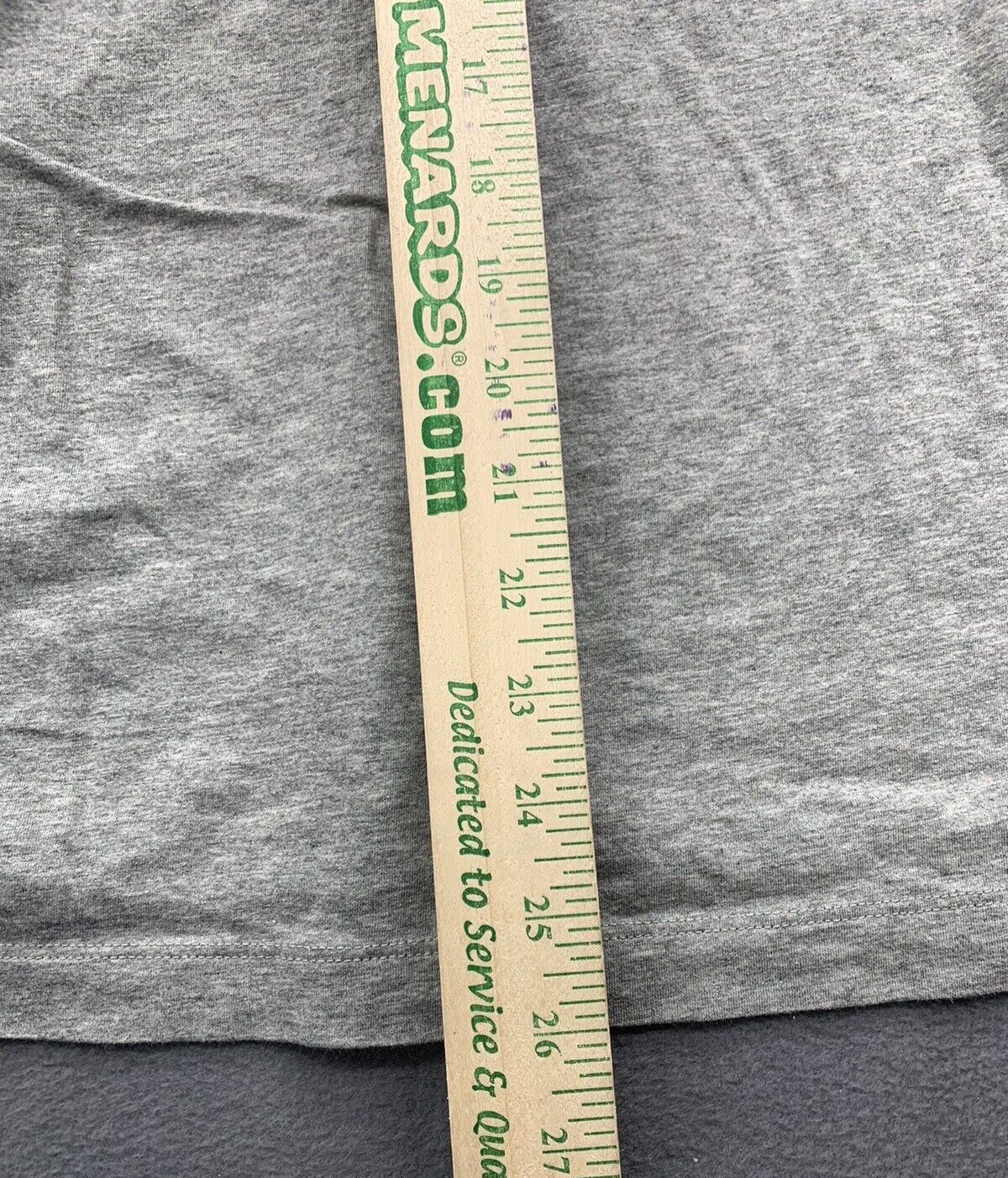 The Nike Tee Graphic T-Shirt Men’s Medium Gray Logo Swoosh Crew Neck AR5006-063