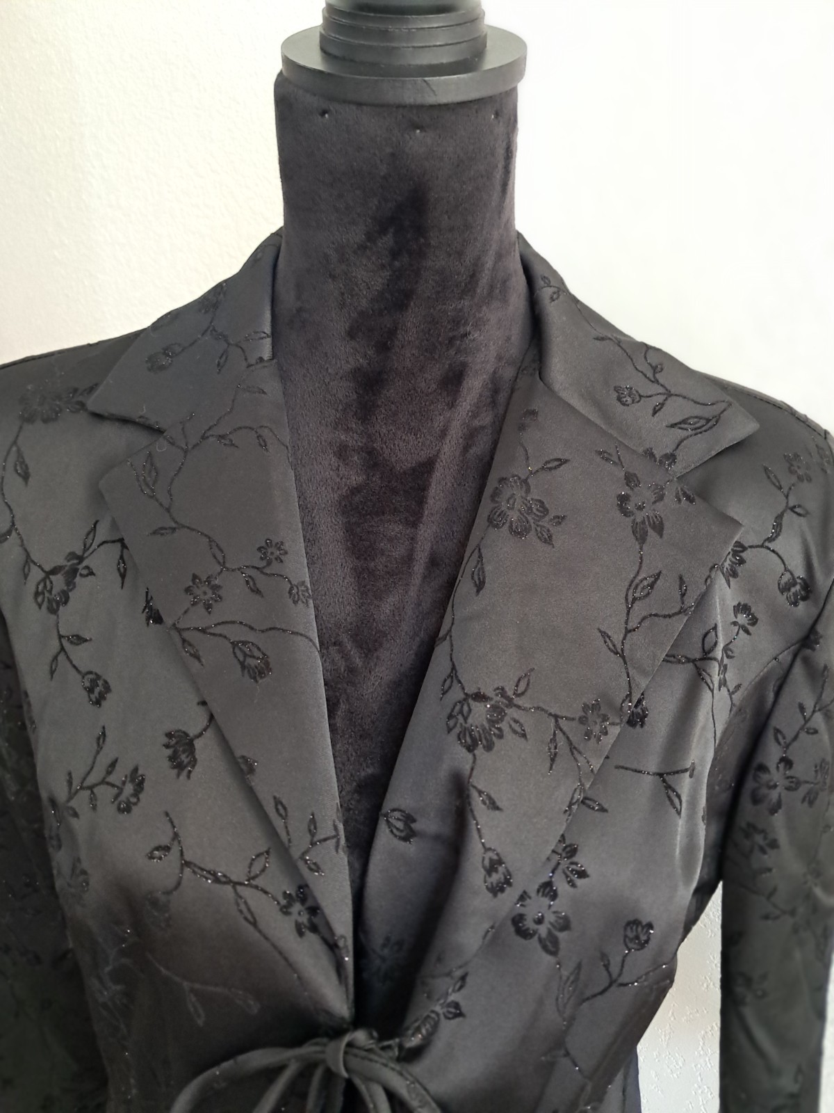 Vintage Breakin Loose Sz 11/12 Blazer Jacket Black Floral Jacquard Design Front