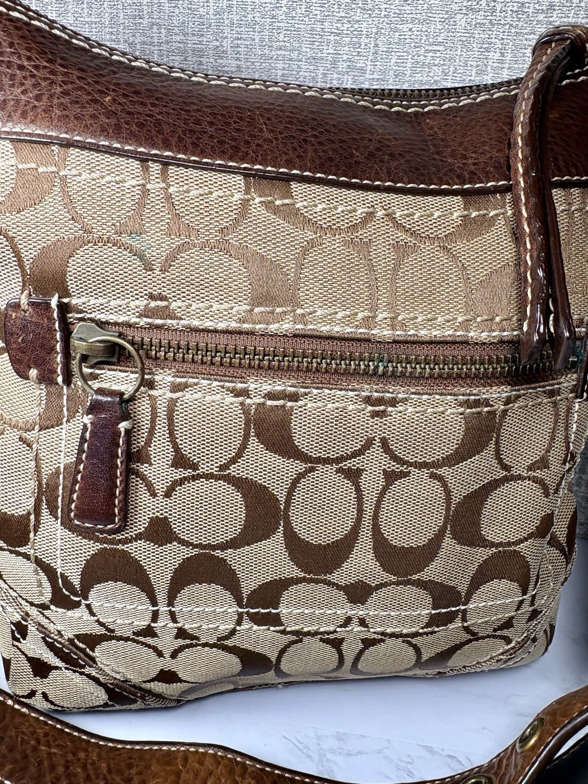 Coach Signature Logo Canvas Beige/Brown Crescent Shoulder Bag Zip Gold Hardware