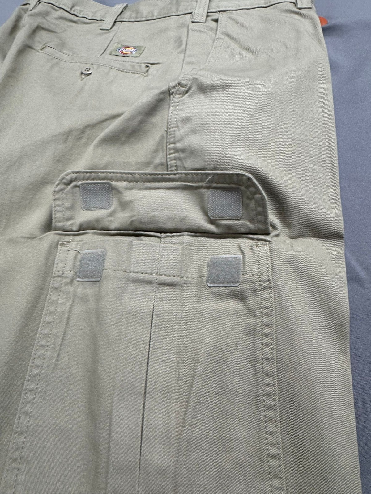 Dickies Men’s Loose-fit Cargo Work Pant Style 2321, Khaki