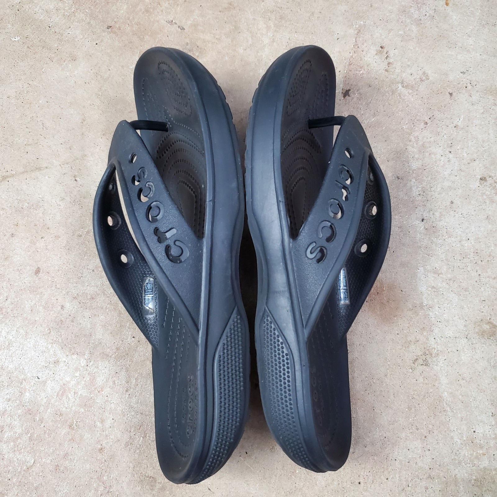 Crocs Baya II Flip Flops Men’s 9 Women’s 11 Black Sandals Slip On 208192