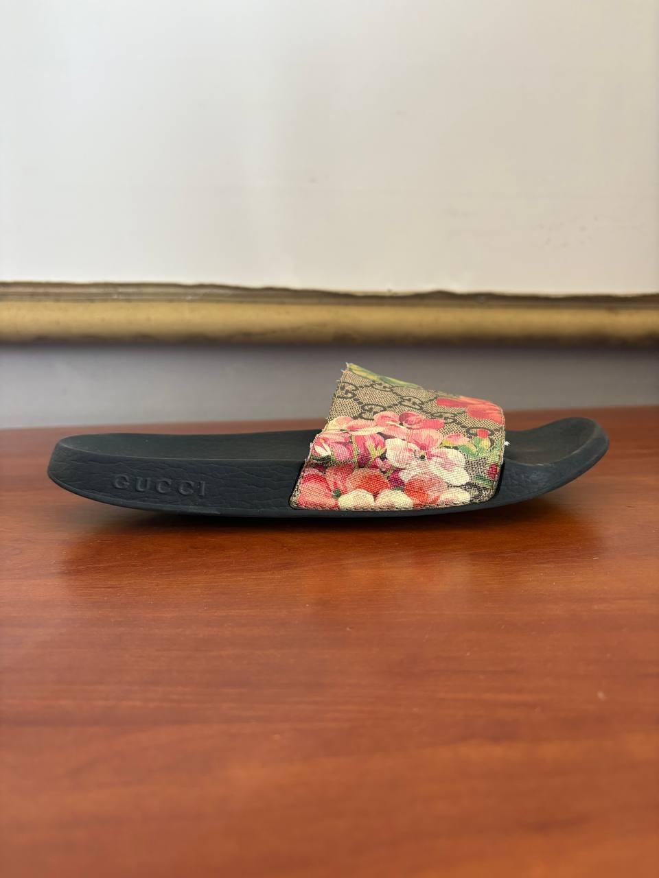 GUCCI GG SUPREME MONOGRAM FLORAL BLOOMS SLIDES LOGO WOMEN’S SIZE EU 40/US 10