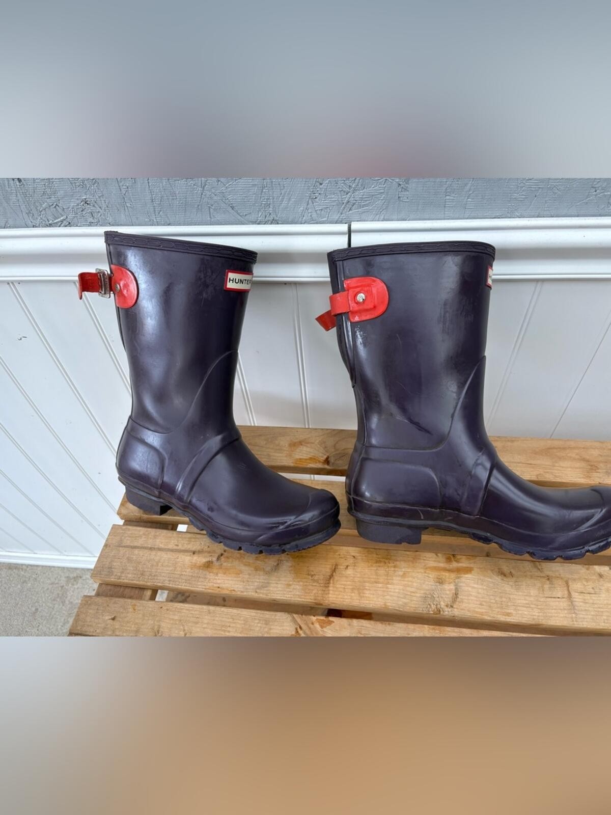 Hunter Purple Rain Boots with Red Accent