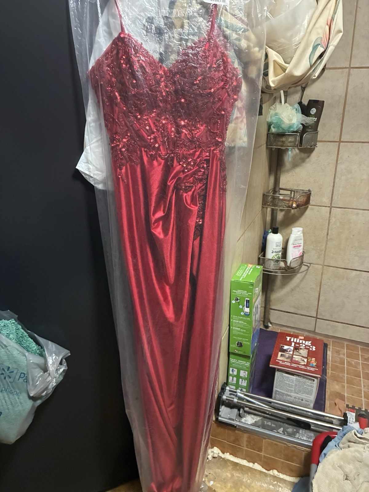 Burgundy Sequin Long Gown Dress Sweetheart Spaghetti Straps Size 8 CDS530