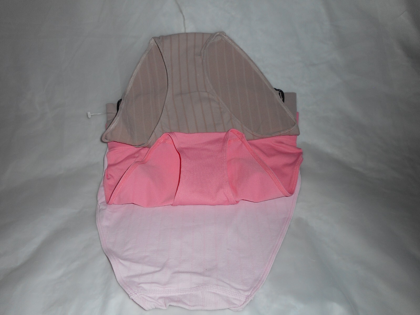 Kathy Ireland 3 Pack Mul ti Color Comfort Seamless HI Cuts Size Medium