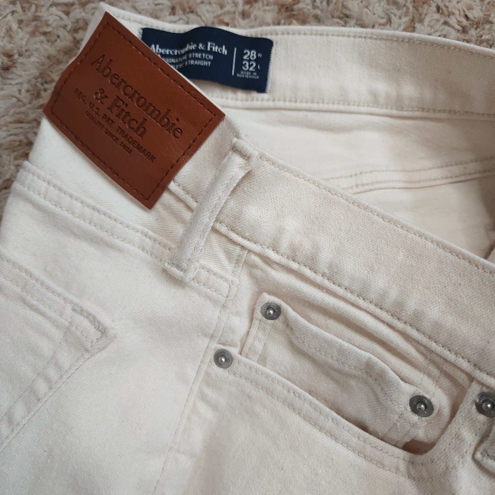 Abercrombie & Fitch Athletic Straight Jeans Mens 28×32 Cream Signature Stretch