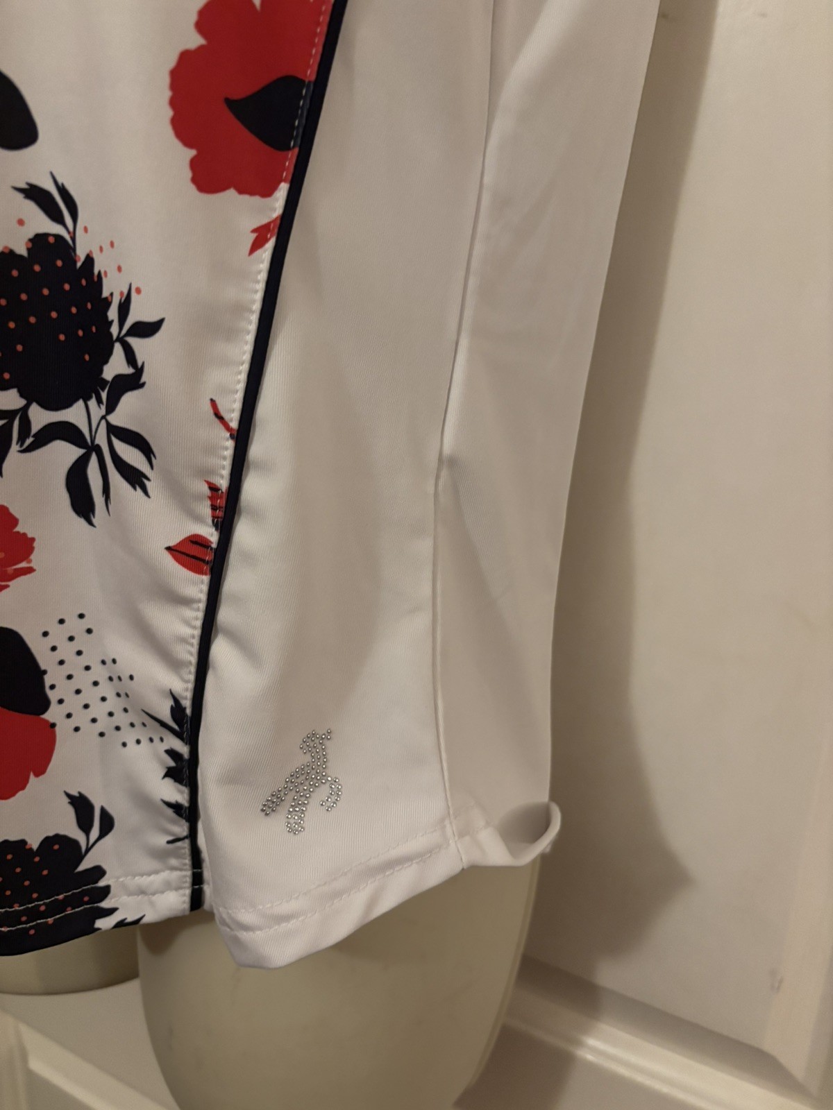 Green Lamb Golf Top size 12 White with Black & Red Print Equestrian Riding