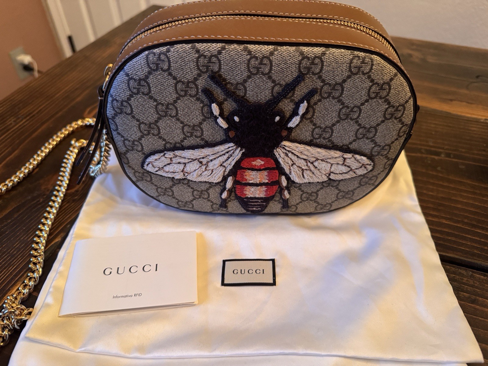 GUCCI GG Supreme Monogram Bee Embroidered Mini Chain Shoulder Bag Beige Tuscany”