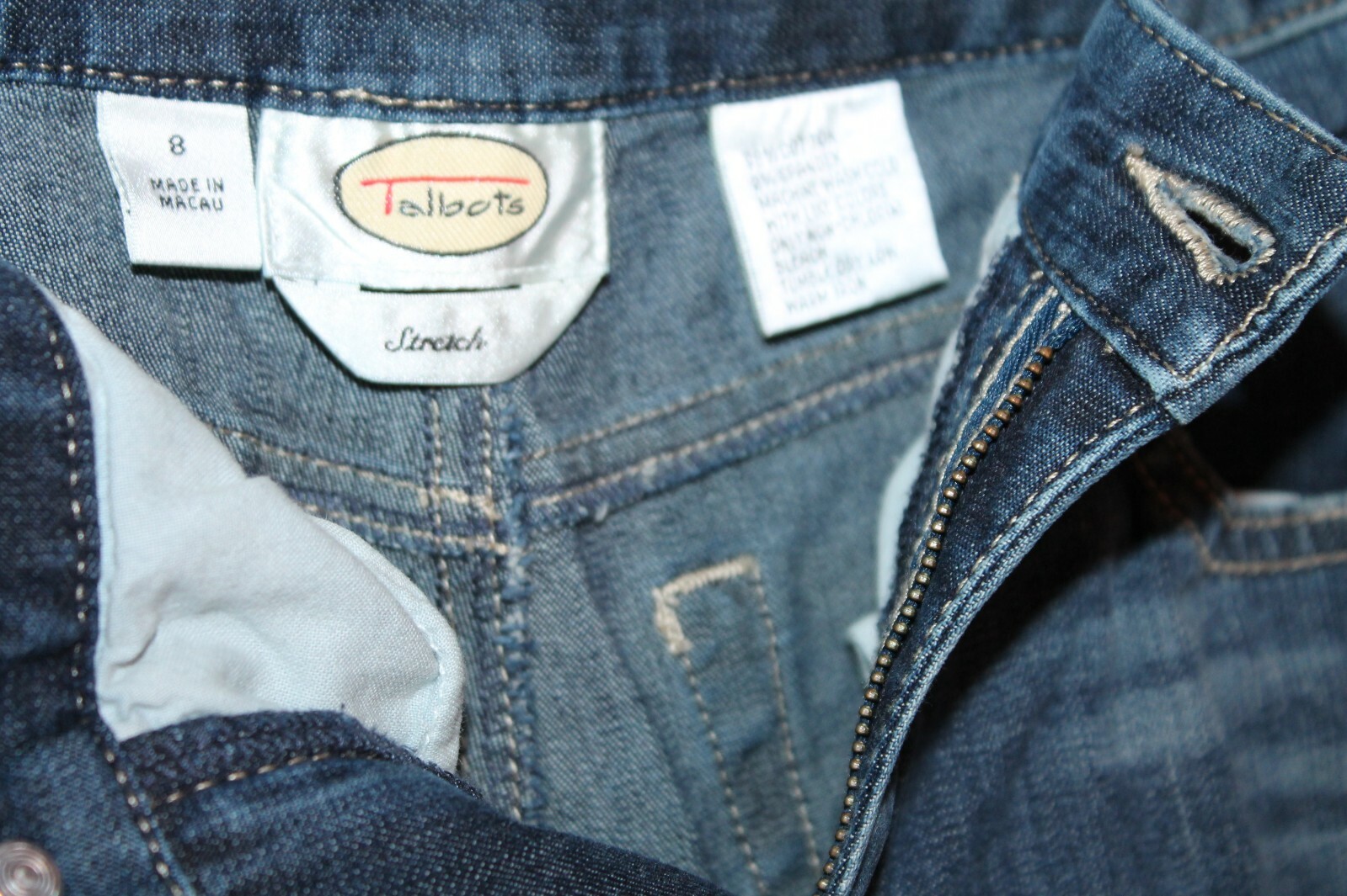 Talbots Jeans (stretch) Size 8. 98% cotton / 2% Spandex Womens straight leg