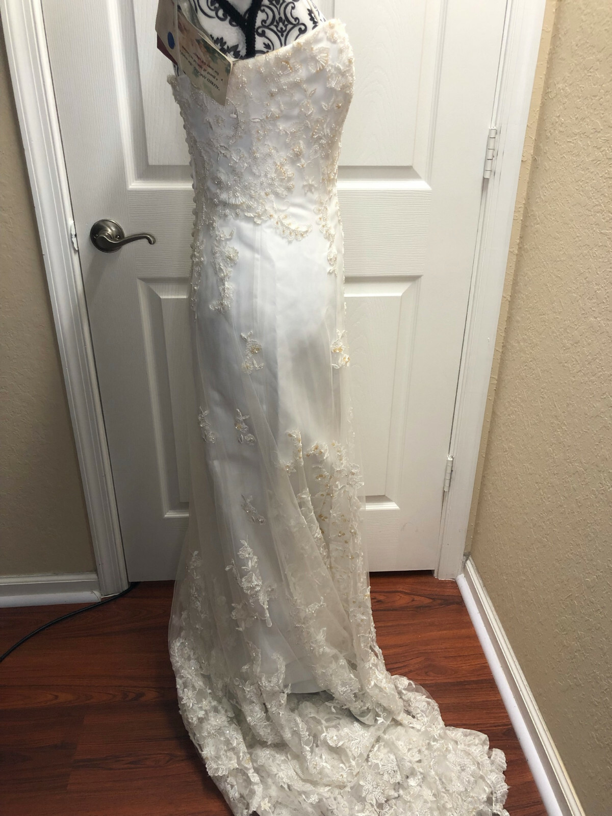 Alfred Angelo Wedding Dress Sleeveless Chest 36″ Waist 29″ Length 49″ Read Below