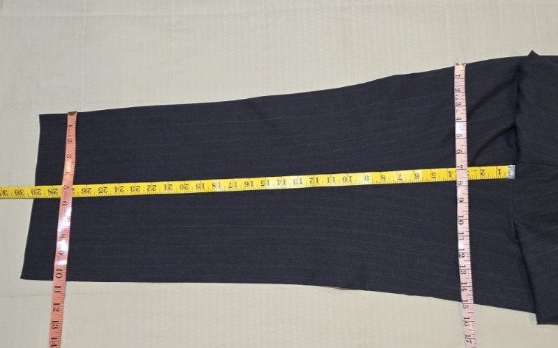 LaCrosse Larsón Florine Mens 48R 42×29+ 2 Pc Charcoal Pinstripe Suit USA Vintage