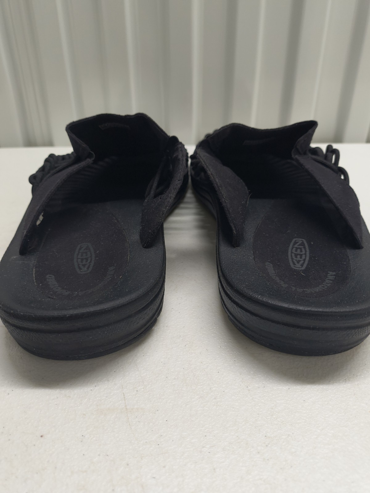 Keen Men’s Uneek Black Slides Suede Sandals Men’s Sz 14