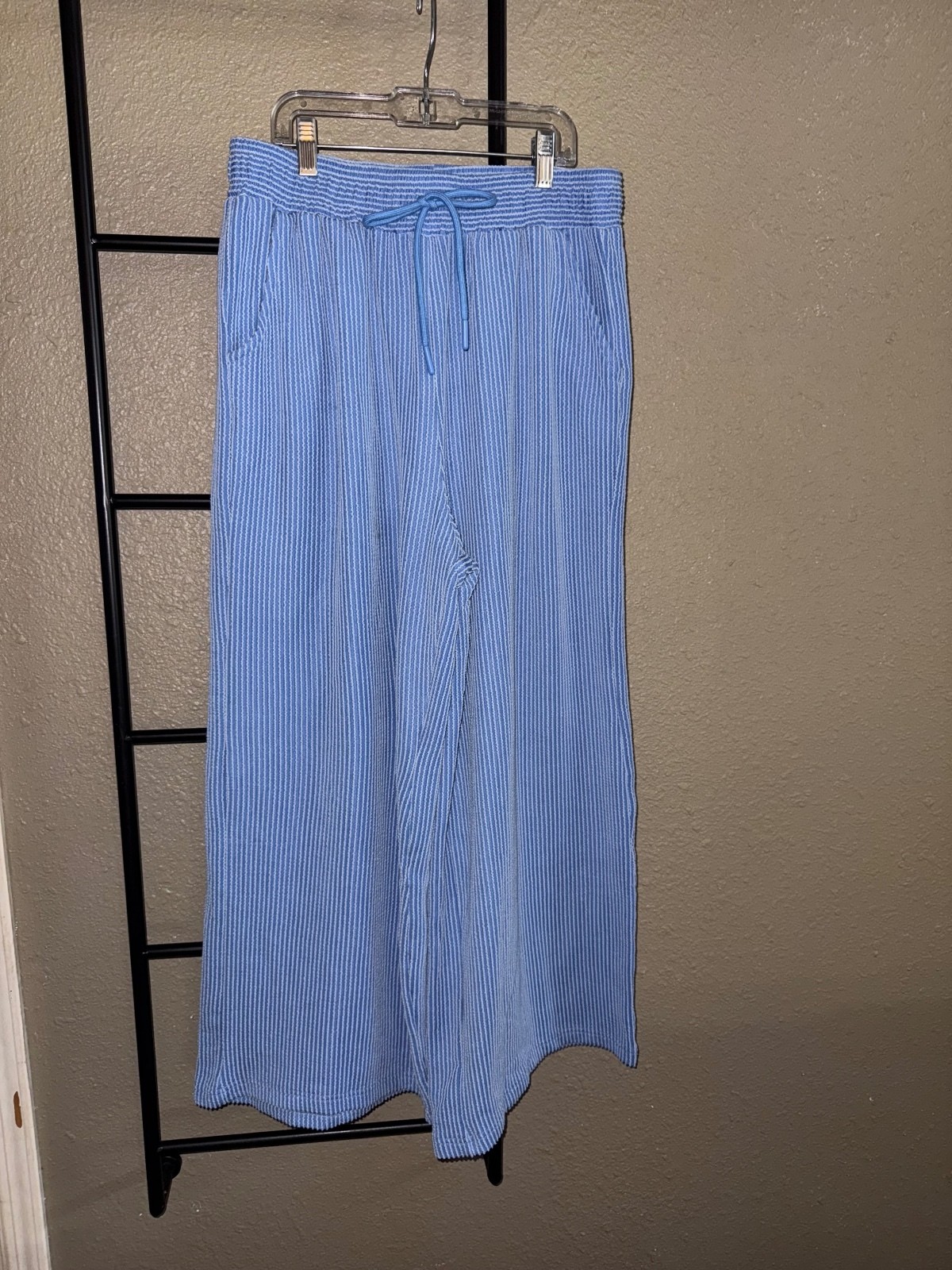 Umgee USA Women’s Medium Blue Striped Wide-Leg Pants with Drawstring Waist