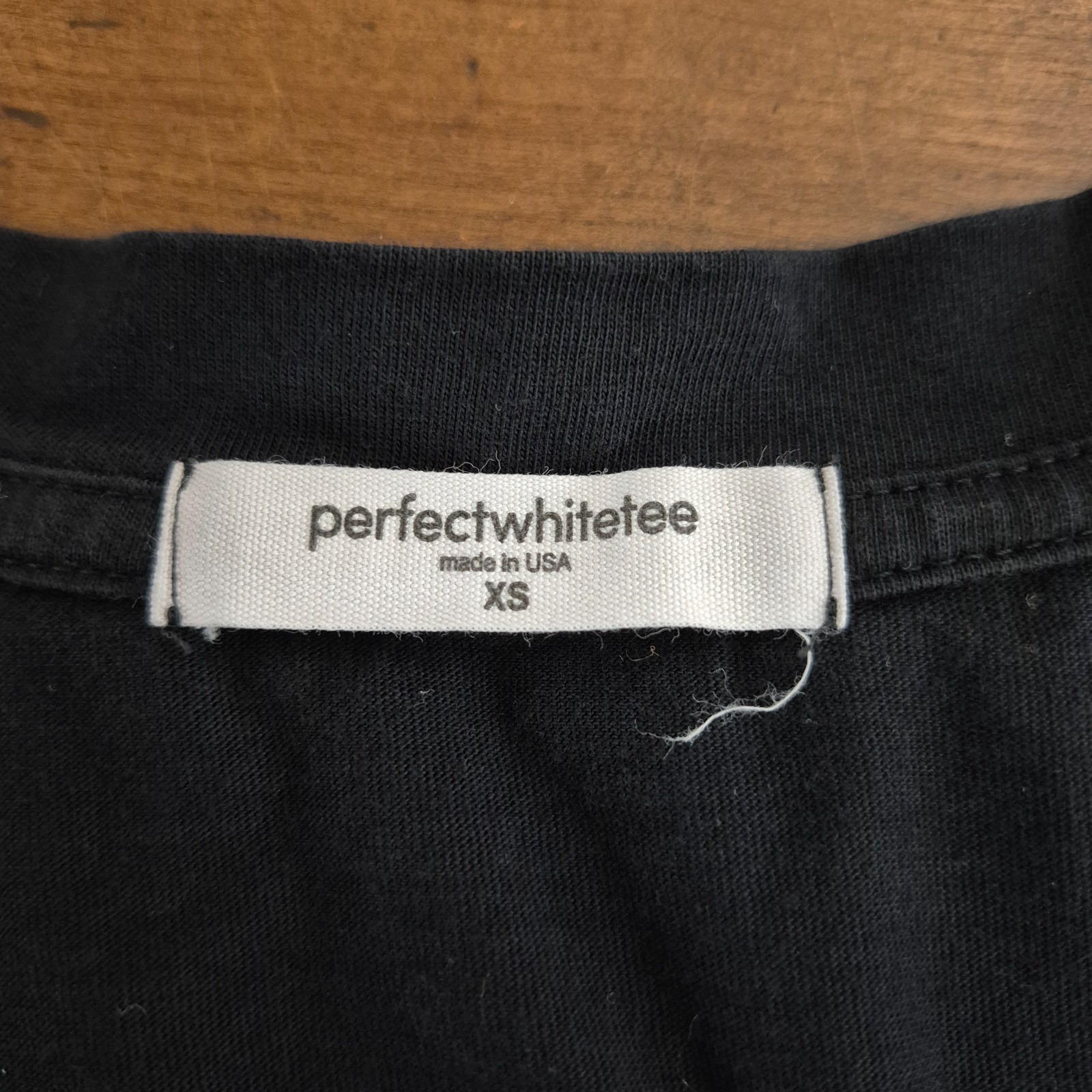 Perfectwhitetee Black Hendrix V-Neck Supima Cotton Boxy Short Sleeve T-Shirt XS