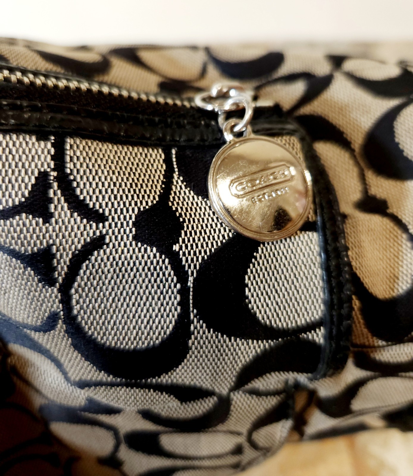Coach | Vintage Bumblebee Beige Monogram CC Canvas Leather Handle Zip Tote Bag ✨