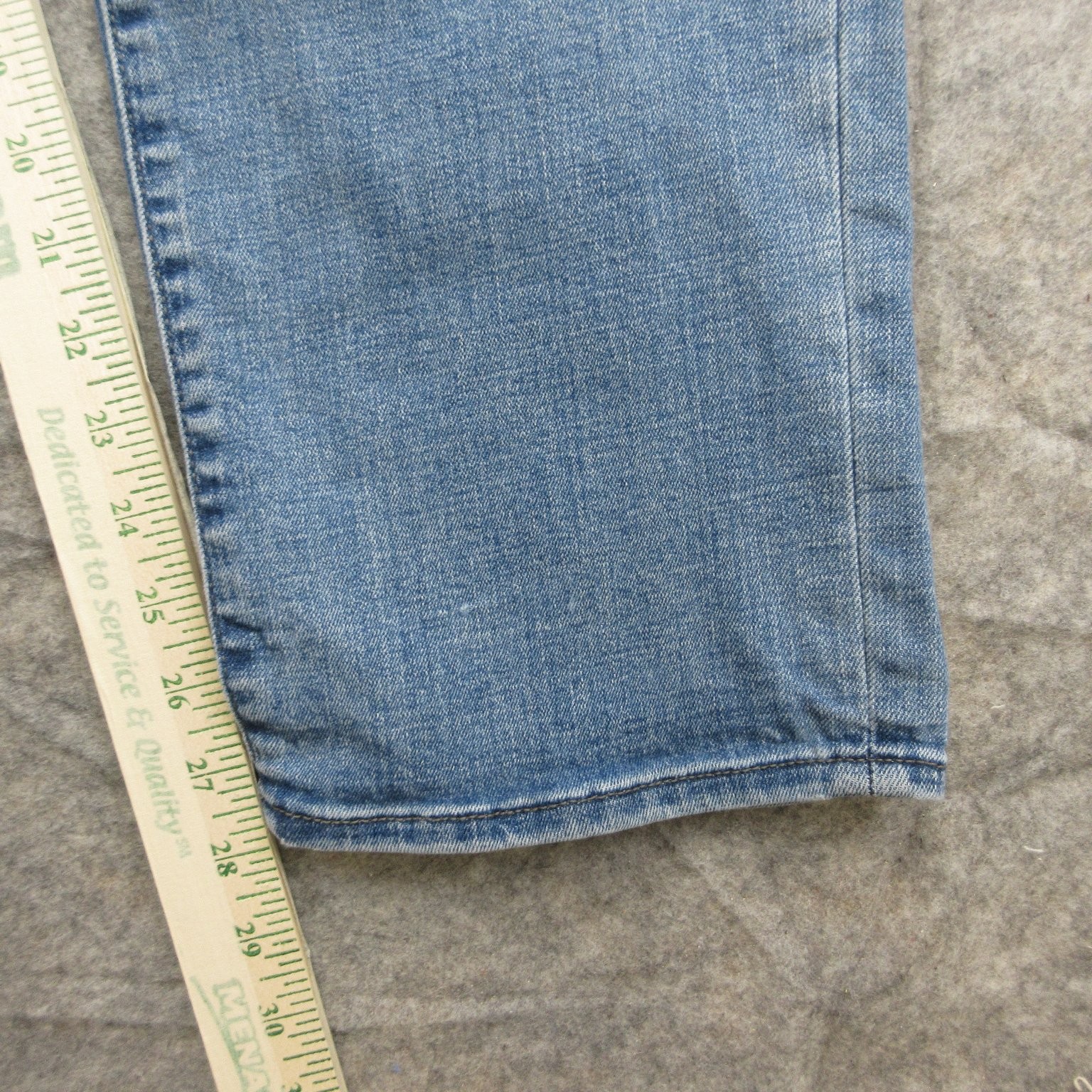 Lee Men’s Extreme Motion Straight Tapered Jeans Light Wash 36×29 Stretch Denim