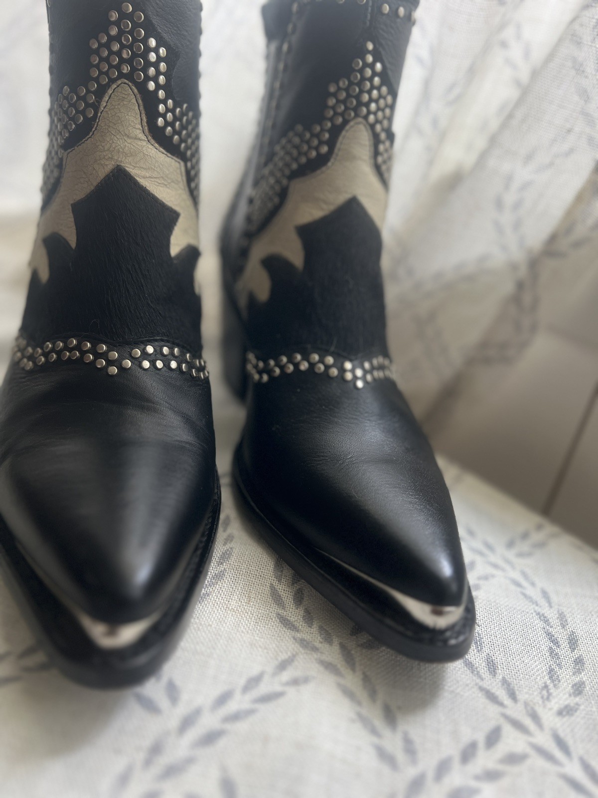 MEZCALERO leather boots black & ivory. Silver details and silver tip. SIZE 10