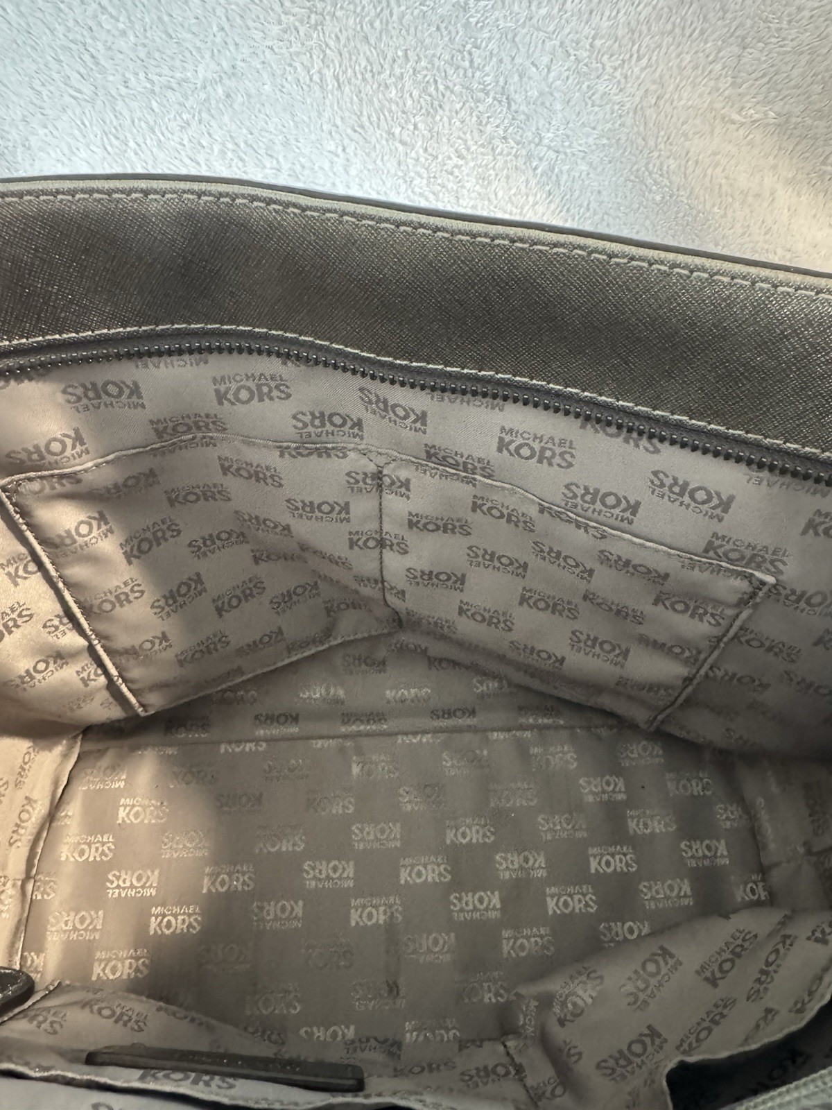 🩶 Michael Kors Selma Large Studded Tote Gunmetal Gray Saffiano Leather Purse