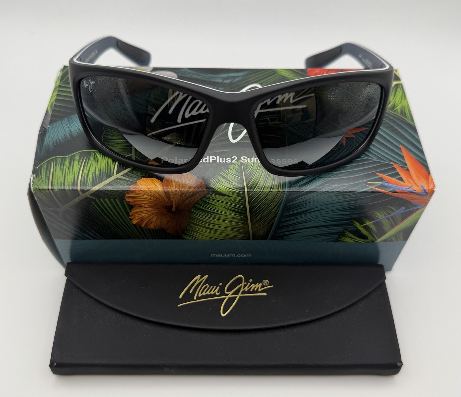 Maui Jim Grey Kanaio Coast 766-02MD Matte Black Frame / White/Blue