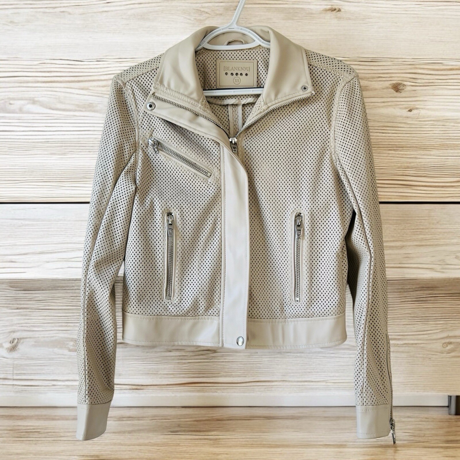 Blank NYC Imelda Cream Perforated Vegan Leather Moto Zip Jacket Womens Sz XS