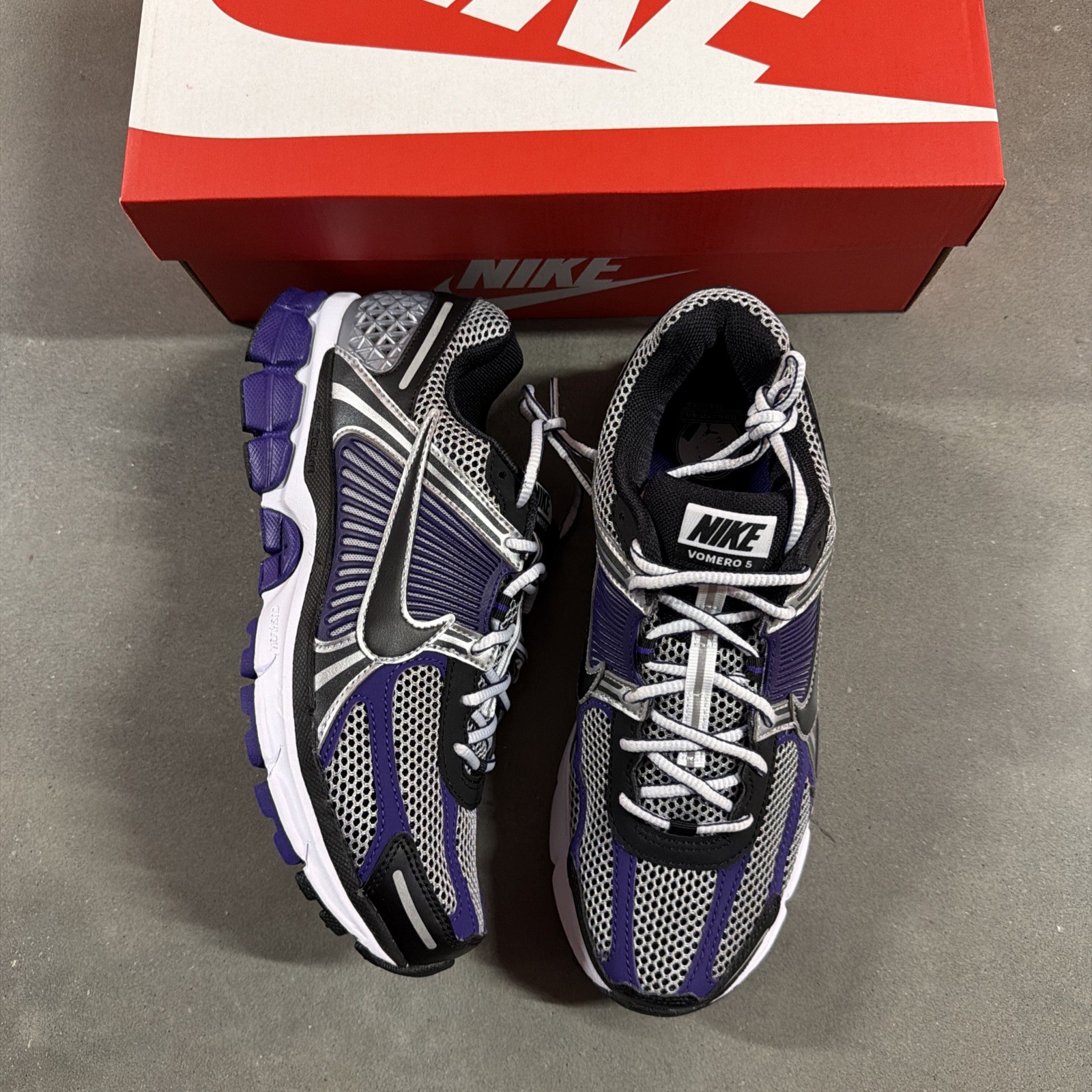 Nike Air Zoom Vomero 5 Metallic Silver Court Purple IM2220-095 Size 9.5 New