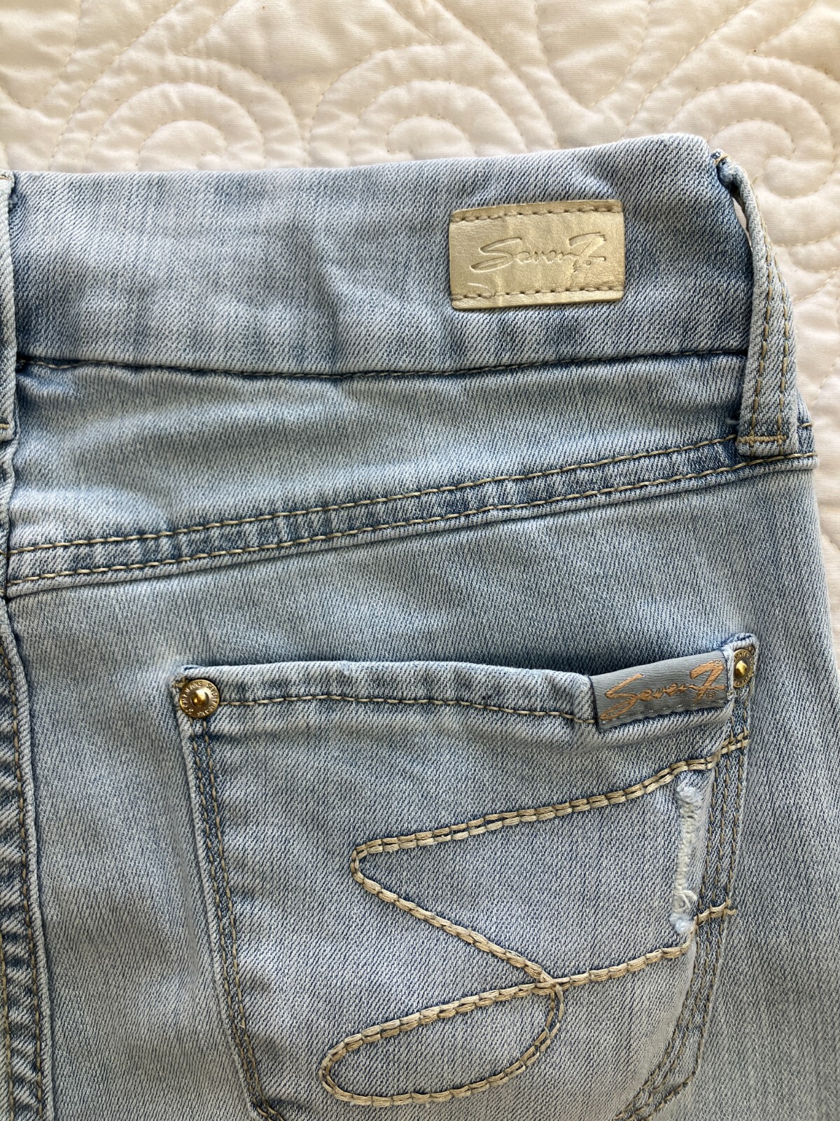 Seven7 Women’s Jeans Size 4 Distressed Straight Stretch Light Wash Raw Hem