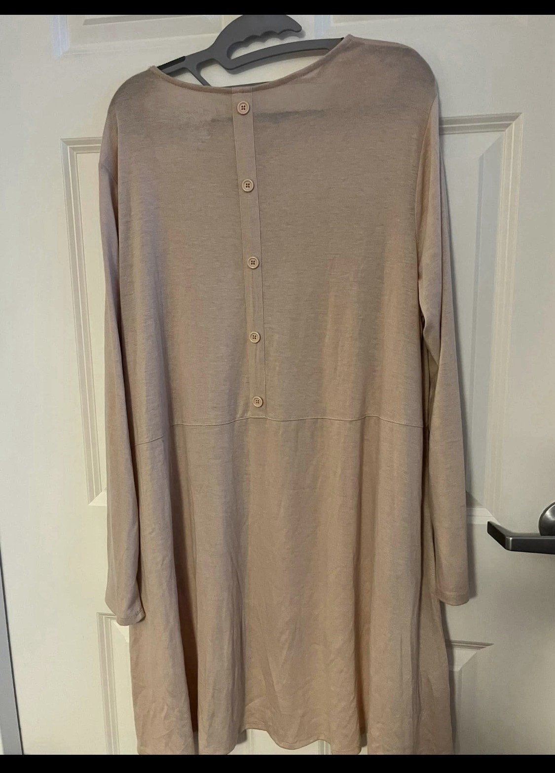 Chico’s 3 (L) Tan Long Tunic Style Top Poly Blend Long Sleeve Pullover EUC