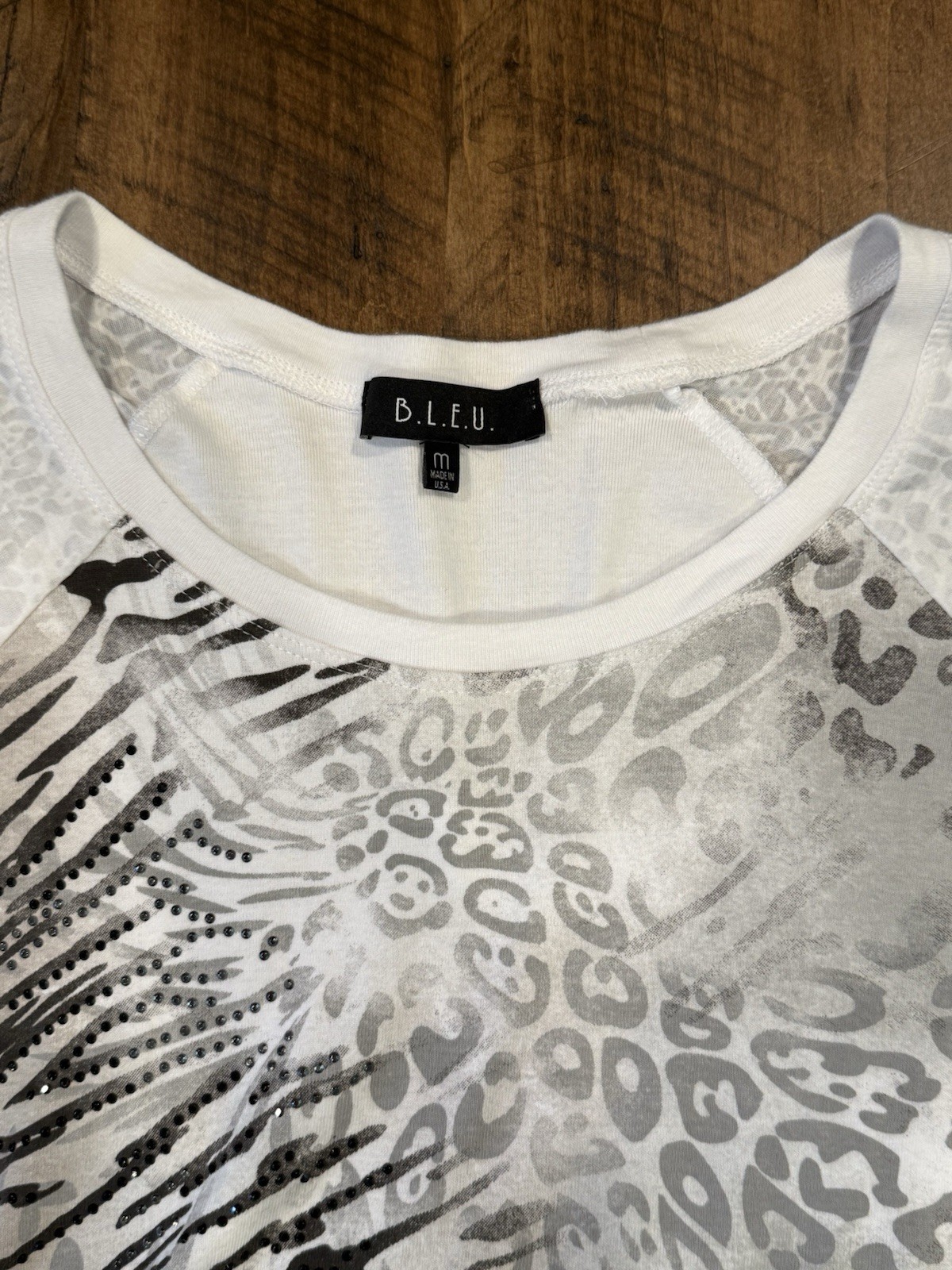 B.L.E.U. Animal Print Raglan Top Embellished Cheetah Tiger Stripe Womens Size M