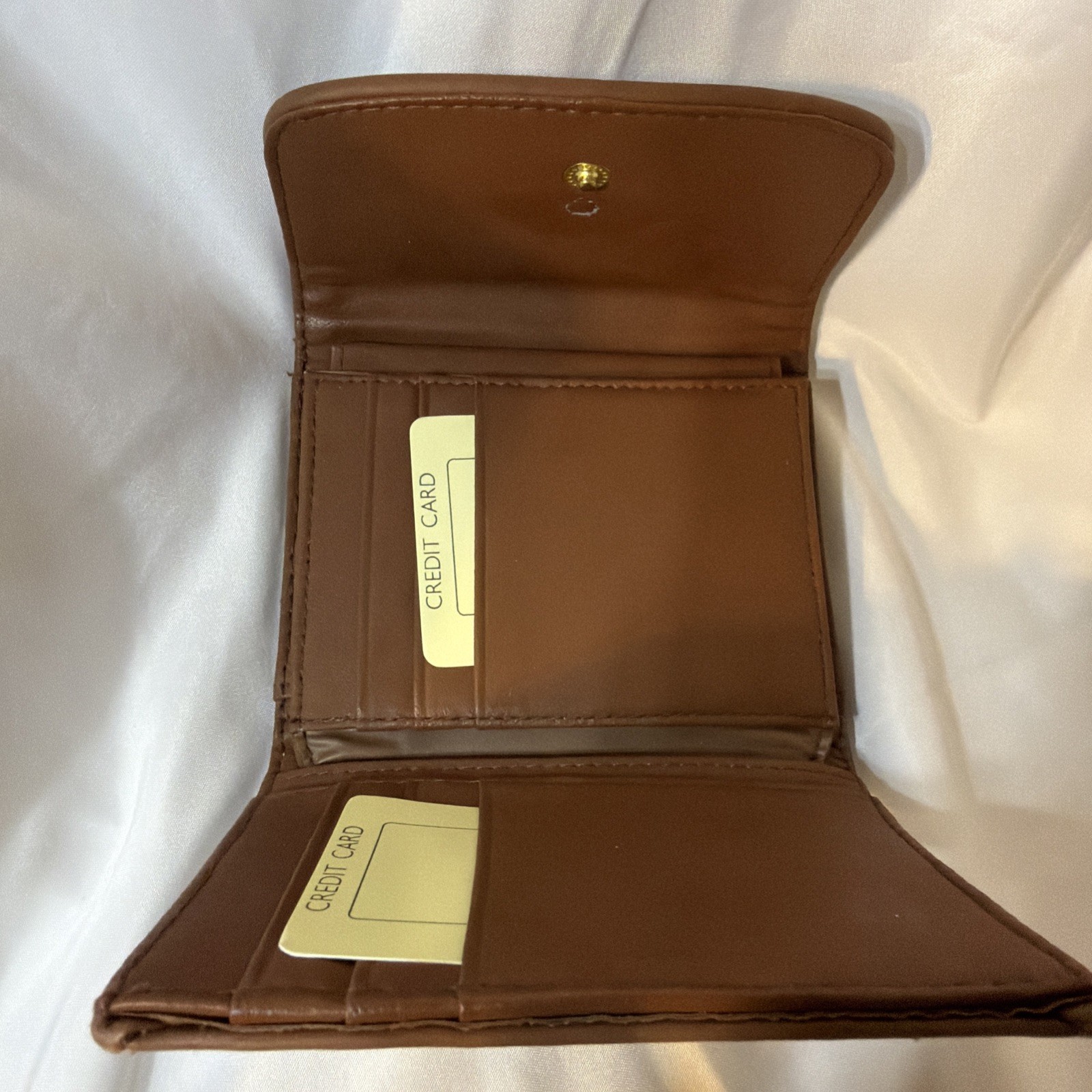 Merona Classic Women’s Wallet NWT Brown Man Made Materials