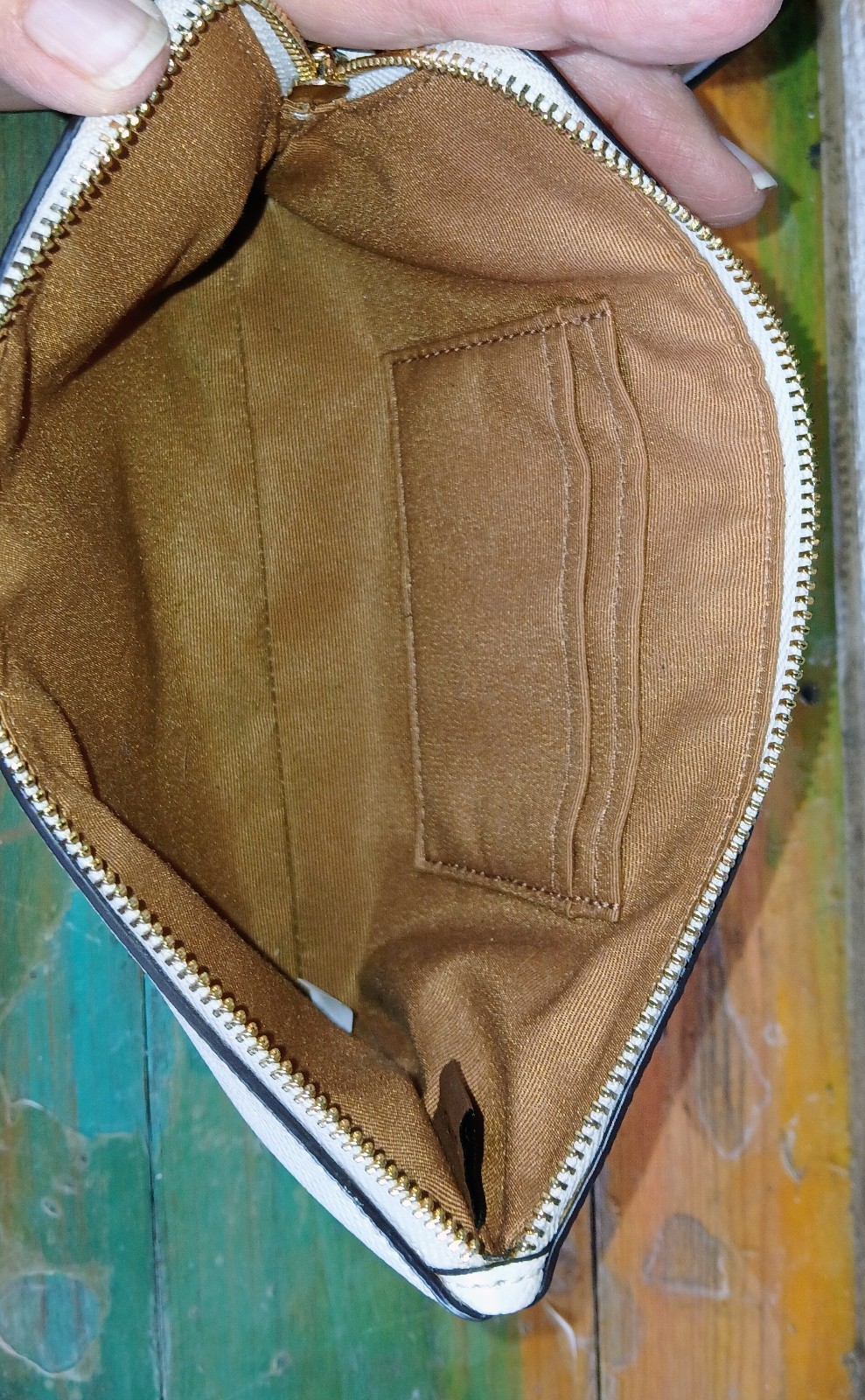 Coach Corner Zip Wristlet Chalk/Gold Pebbled Finish Gold Hardware Logo Zip Lined