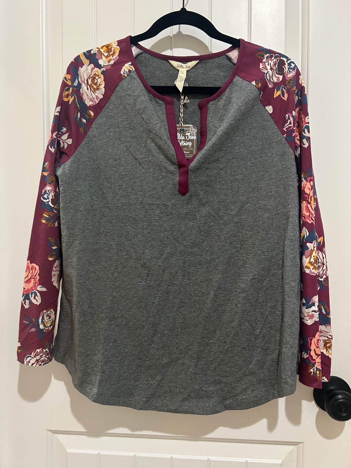 Matilda Jane Women’s Long Sleeve Raglan Shirt with Floral Sleeves Size 3X