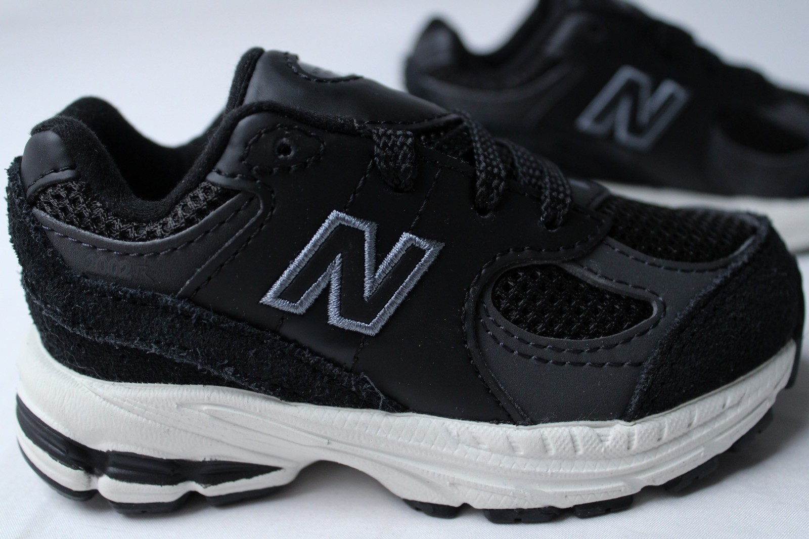 New Balance Unisex Toddler’s 2002R Lace Sneakers JL3 Black Size US:6 UK:5.5